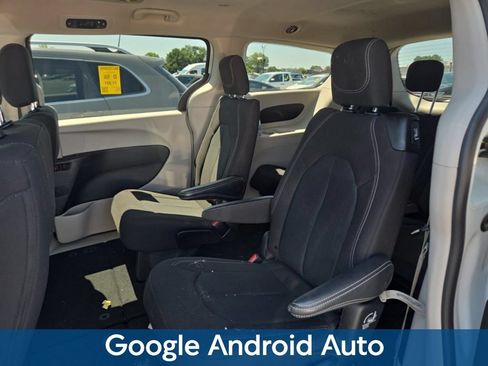 Used 2023 Chrysler Voyager LX FWD image 3