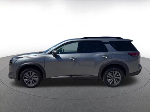 Used 2025 Nissan Pathfinder SV AWD/4WD image 9