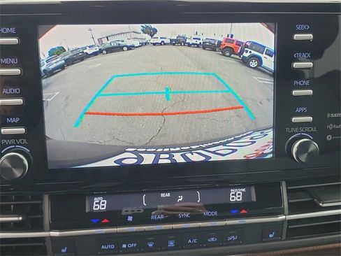 Used 2022 Toyota Sienna XLE image 29