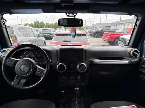 Used 2016 Jeep Wrangler Unlimited Sahara AWD/4WD image 13