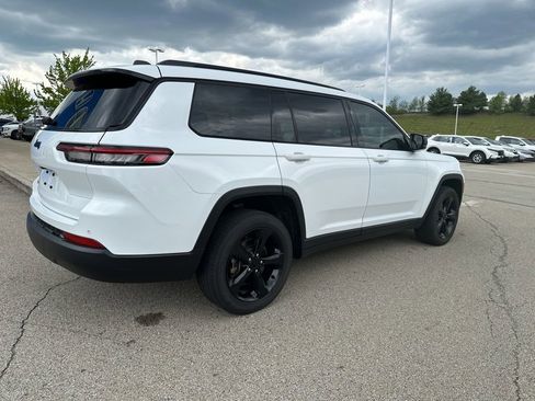 Used 2023 Jeep Grand Cherokee L Laredo AWD/4WD image 3