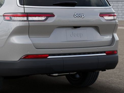 New 2026 Jeep Grand Cherokee L Limited RWD image 13