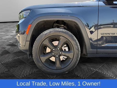 Used 2024 Jeep Grand Cherokee L Limited w/ Black Appearance Package RWD image 14