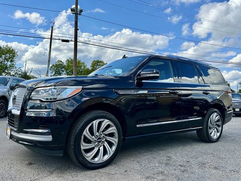 Used 2022 Lincoln Navigator Reserve image 5