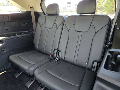Used 2025 Kia Sorento EX FWD image 11