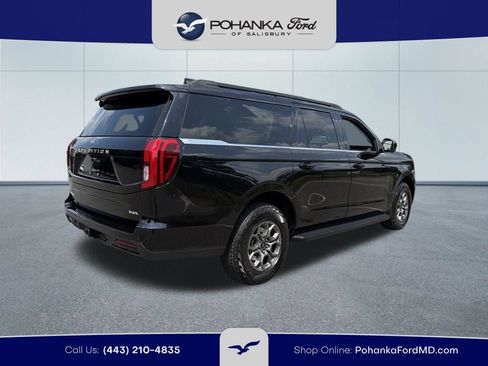 Used 2025 Ford Expedition Max Active RWD image 5