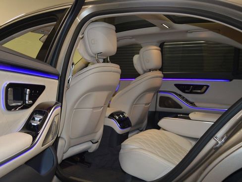 Used 2024 Mercedes-Benz S 580e 4MATIC Sedan image 35