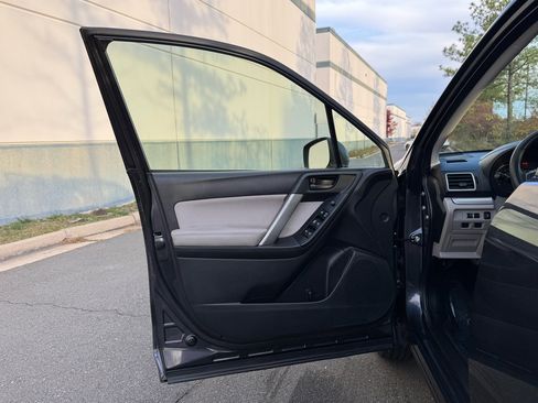 Used 2016 Subaru Forester 2.5i w/ Alloy Wheel Package image 8