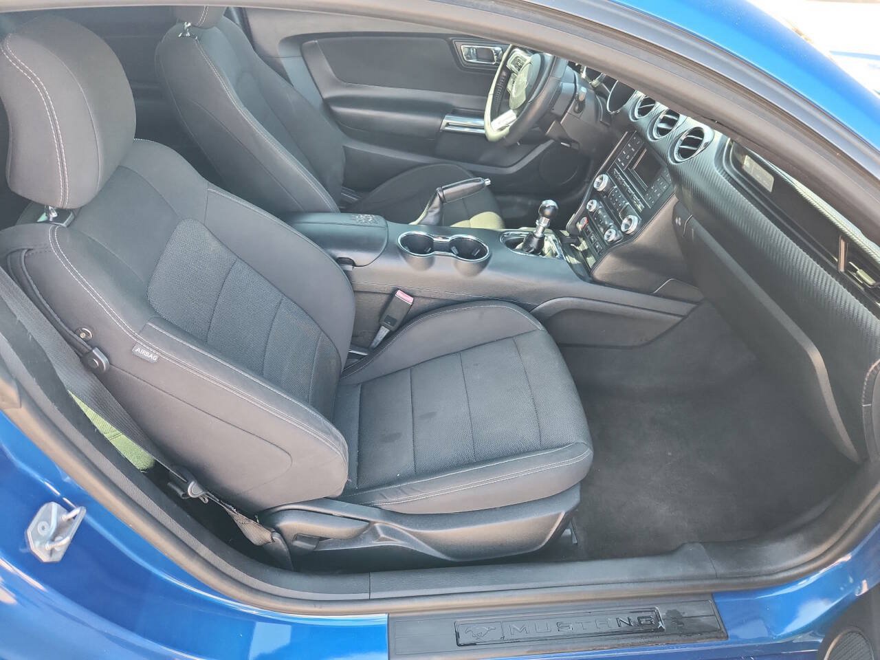 Used 2017 Ford Mustang Coupe RWD image 19