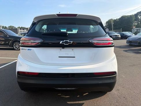 Used 2022 Chevrolet Bolt LT FWD image 4