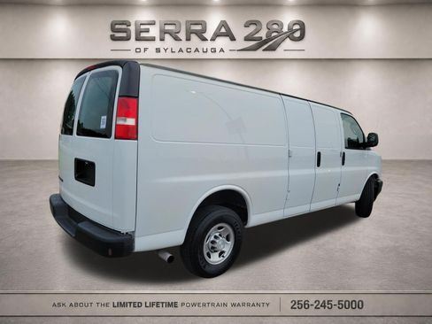 Used 2018 Chevrolet Express 2500 Extended RWD image 5