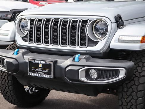 Used 2024 Jeep Wrangler Unlimited Sahara AWD/4WD image 9