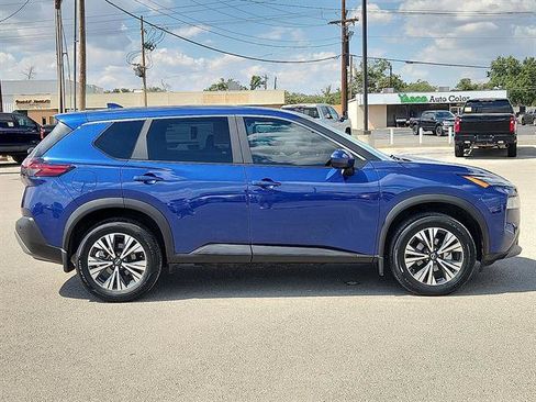 Used 2023 Nissan Rogue SV image 5