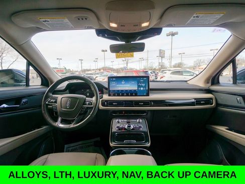 Used 2023 Lincoln Nautilus FWD w/ Premium Package image 15