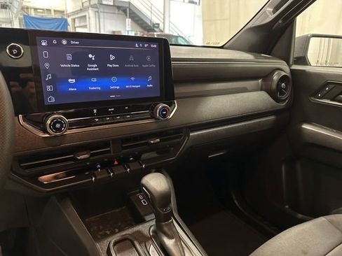 Used 2024 Chevrolet Colorado W/T image 22