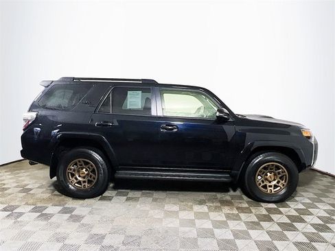 Certified 2024 Toyota 4Runner TRD Off-Road Premium image 9