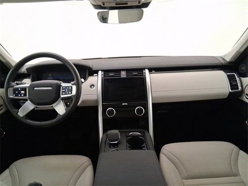 Used 2024 Land Rover Discovery S image 20