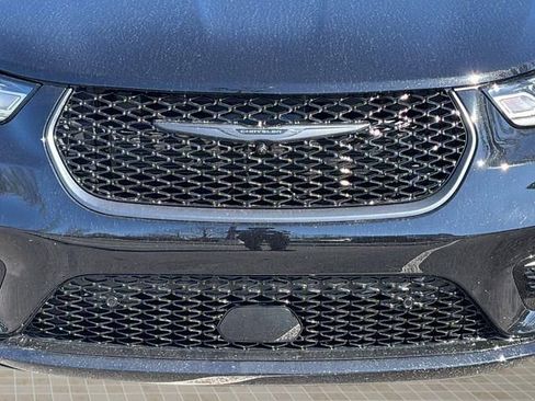 New 2026 Chrysler Pacifica Limited w/ S Appearance Package FWD image 10