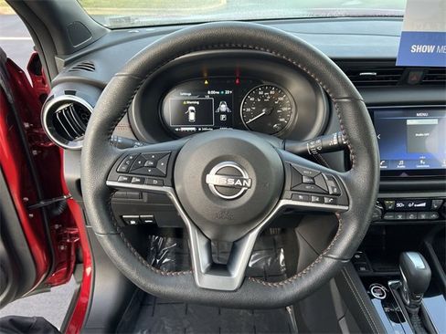 Used 2023 Nissan Kicks SR w/ SR Premium Package image 12