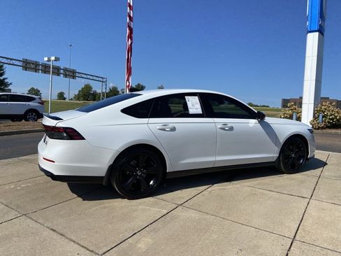 Used 2023 Honda Accord Sport image 13