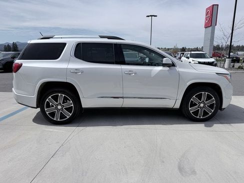 Used 2018 GMC Acadia Denali w/ Technology Package AWD/4WD image 5