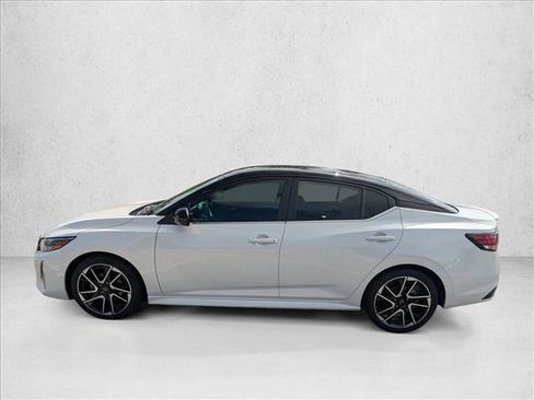 Used 2024 Nissan Sentra SR FWD image 8