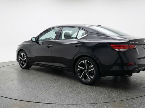 Used 2025 Nissan Sentra SV image 6