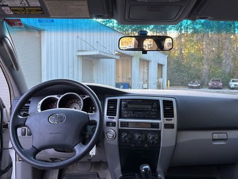 Used 2004 Toyota 4Runner SR5 image 7