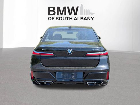 Certified 2024 BMW 760i xDrive w/ Executive Package AWD/4WD image 4