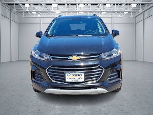 Used 2022 Chevrolet Trax LT w/ Driver Confidence Package AWD/4WD image 3