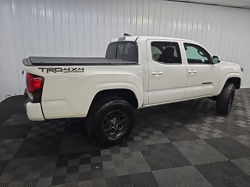 Used 2022 Toyota Tacoma SR AWD/4WD image 3