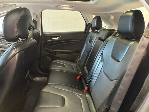 Used 2016 Ford Edge Titanium w/ Equipment Group 302A AWD/4WD image 30