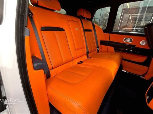 Certified 2021 Rolls-Royce Cullinan Black Badge image 23