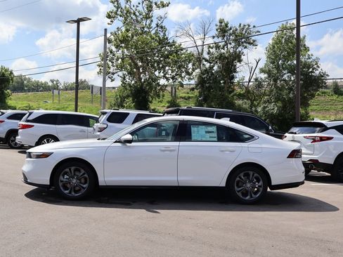 New 2026 Honda Accord EX-L image 4