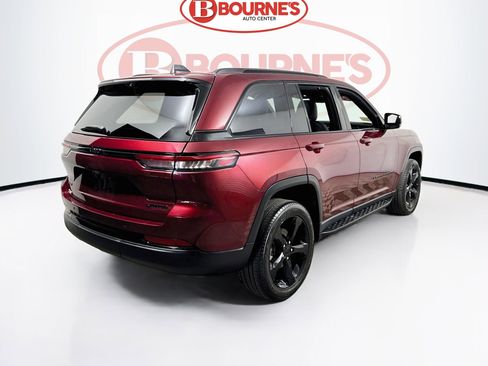 Used 2024 Jeep Grand Cherokee Limited w/ Luxury Tech Group II AWD/4WD image 11