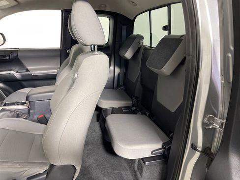 Used 2016 Toyota Tacoma SR5 image 13