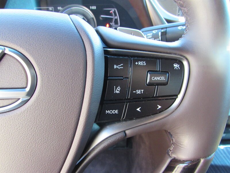 Used 2021 Lexus ES 300h w/ Accessory Package FWD image 13