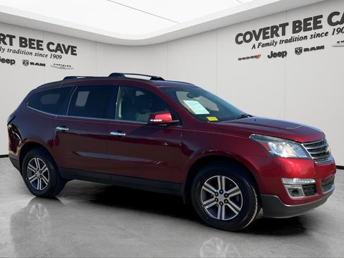 Used 2017 Chevrolet Traverse LT image 12