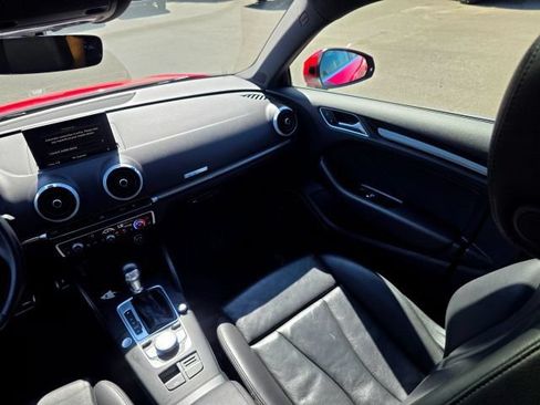 Used 2017 Audi A3 e-tron Premium Plus w/ Technology Package FWD image 29
