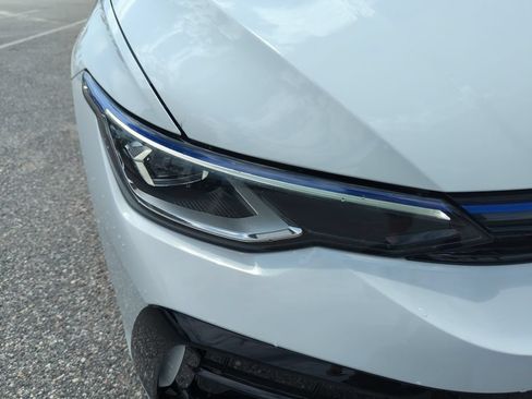New 2026 Volkswagen Golf AWD/4WD image 17