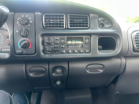 Used 1999 Dodge Ram 1500 Truck 2WD Quad Cab image 10