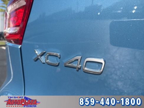 Used 2023 Volvo XC40 Recharge Ultimate image 11
