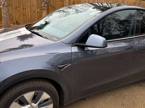 Used 2021 Tesla Model Y Long Range image 4