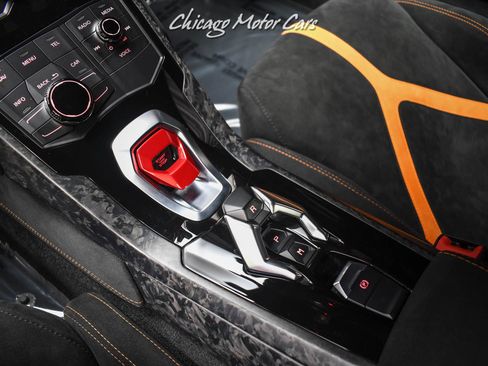 Used 2018 Lamborghini Huracan Performante image 18