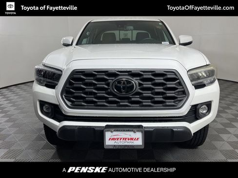 Certified 2022 Toyota Tacoma TRD Off-Road AWD/4WD image 7