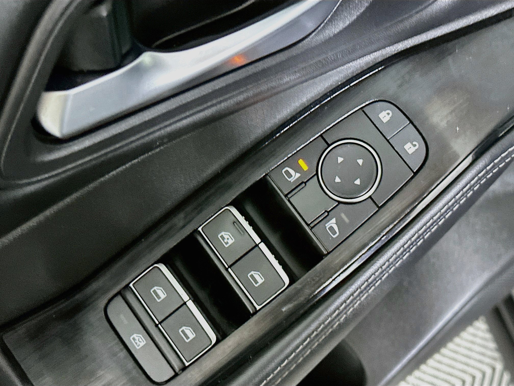 Used 2023 Nissan Rogue SL w/ SL Premium Package FWD image 15