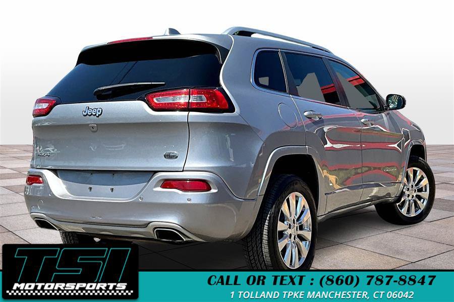 Used 2017 Jeep Cherokee Overland AWD/4WD image 2