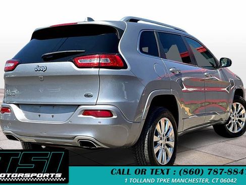 Used 2017 Jeep Cherokee Overland AWD/4WD image 2