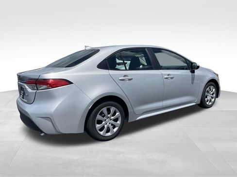 Used 2024 Toyota Corolla LE FWD image 3