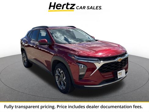 Used 2025 Chevrolet Trax LT FWD image 1